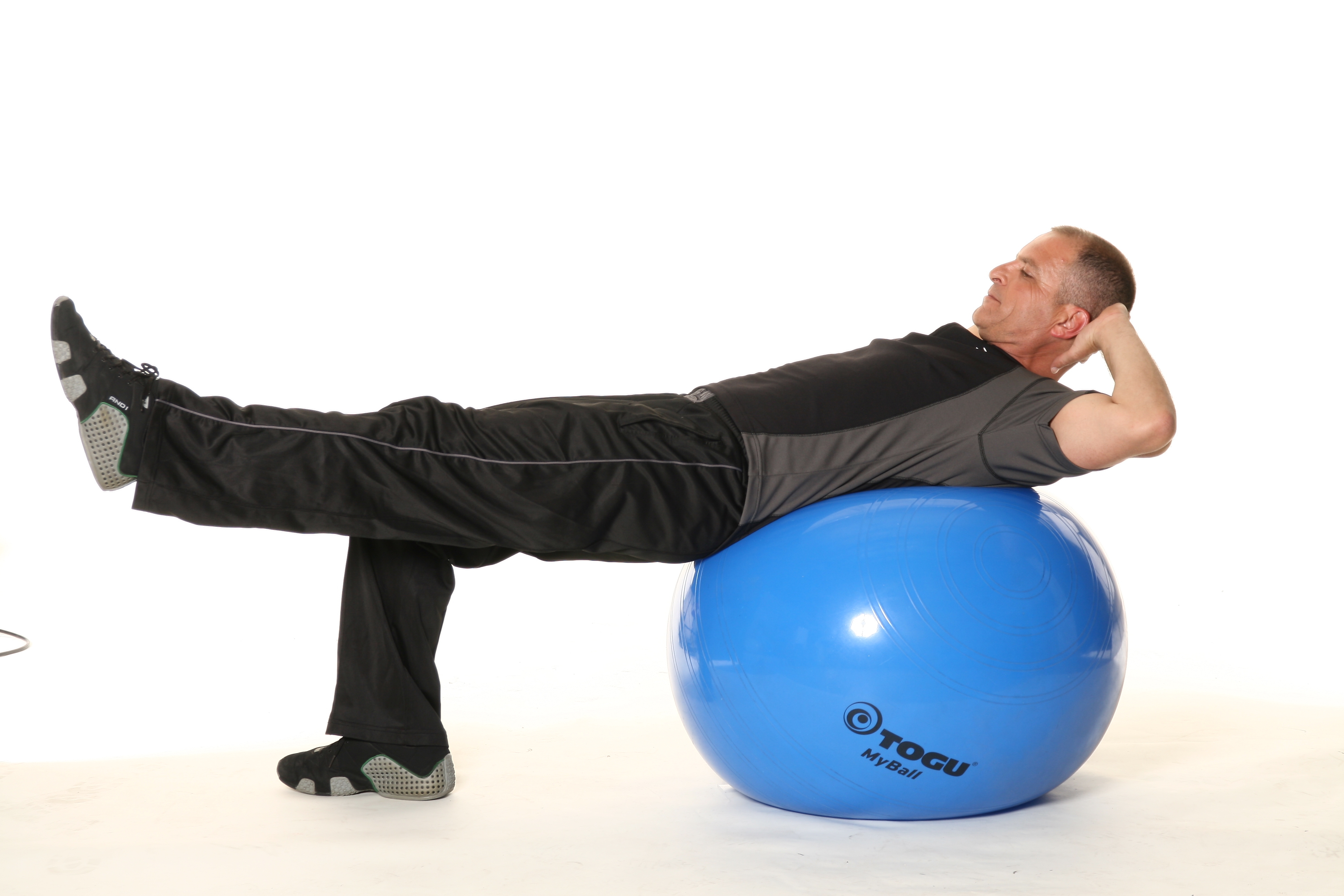 אימון שרירי הבטן על בסיס  מוגבה ובלתי יציב/ נע (כדור)